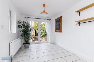 Kitchen/Breakfast Room- click for photo gallery